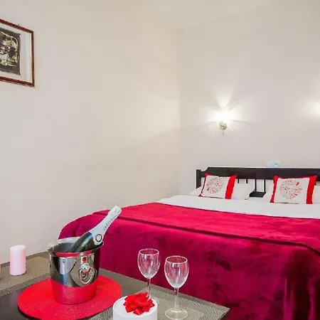 Lux Center On International Apartment *